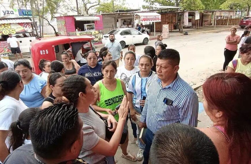 Toman primaria en Pomoca; exigen destitución de directora por presuntas irregularidades