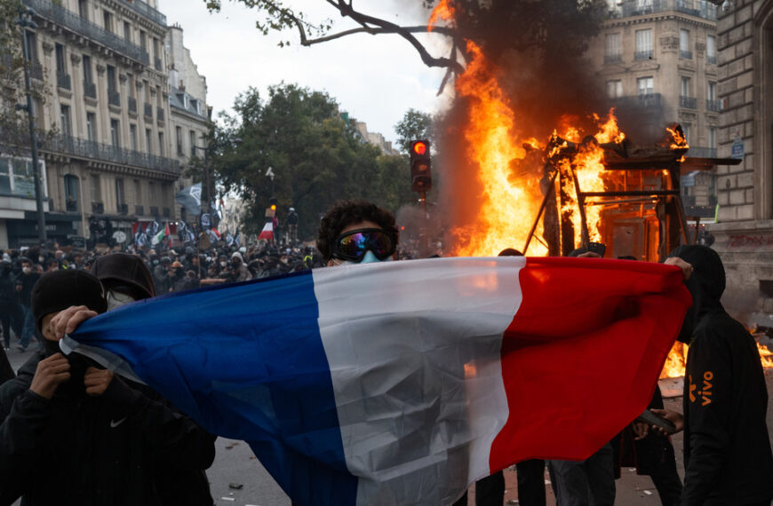 Francia: 1,800 detenidos y 500 policías heridos durante protestas por el alto costo de vida