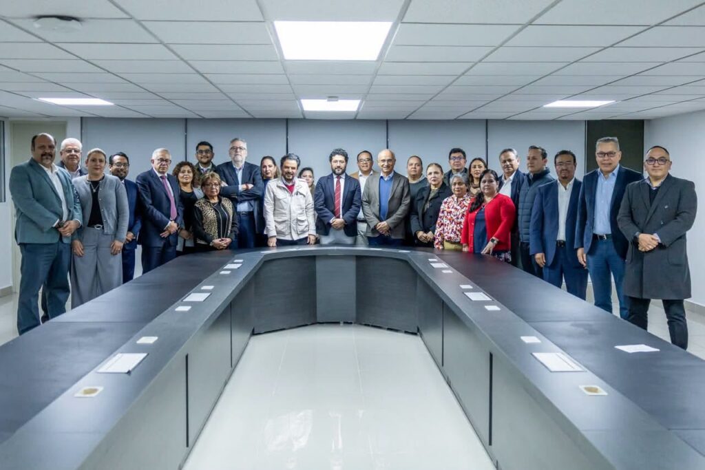 IMSS ofrece aumento global de 8% y basificará a 10 mil 939 trabajadores