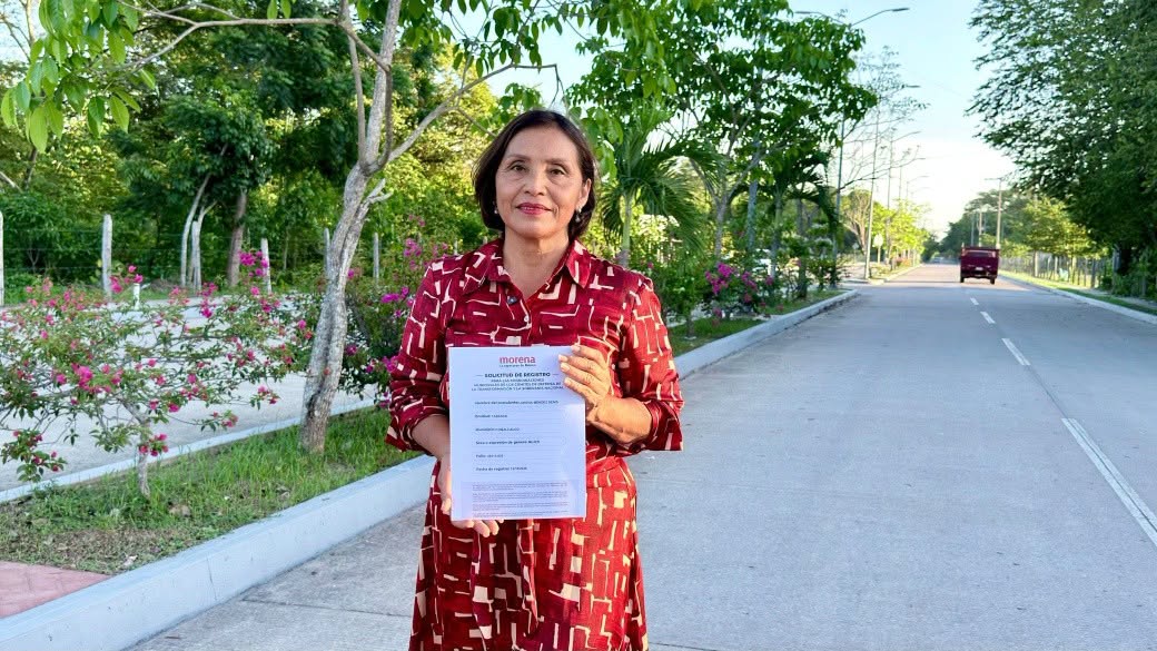 Lorena Méndez Denis se registra para buscar coordinación de Morena en Comalcalco
