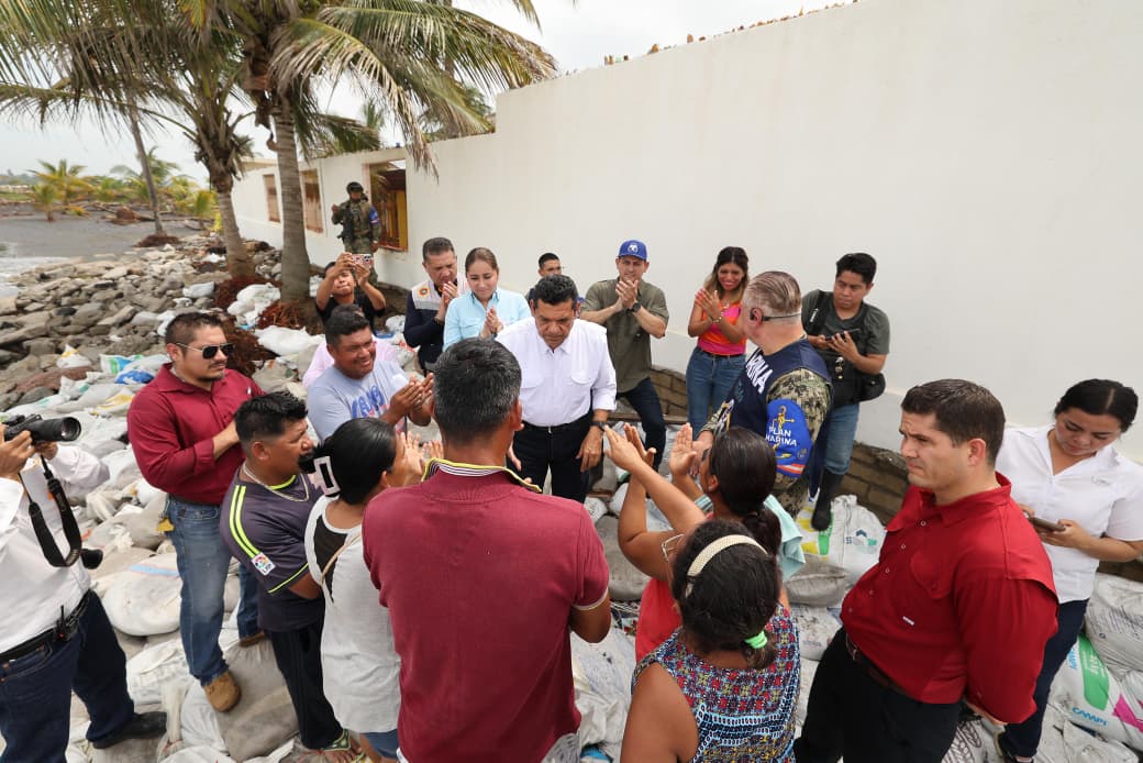 Javier May plantea reubicar a familias de zonas costeras de Paraíso por erosión