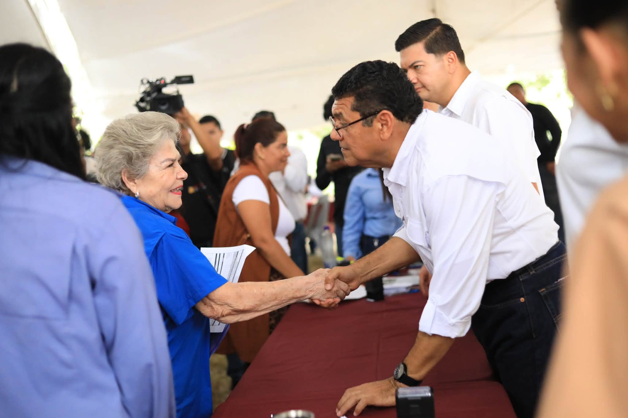 Cumple Javier May dos años de atención directa en territorio