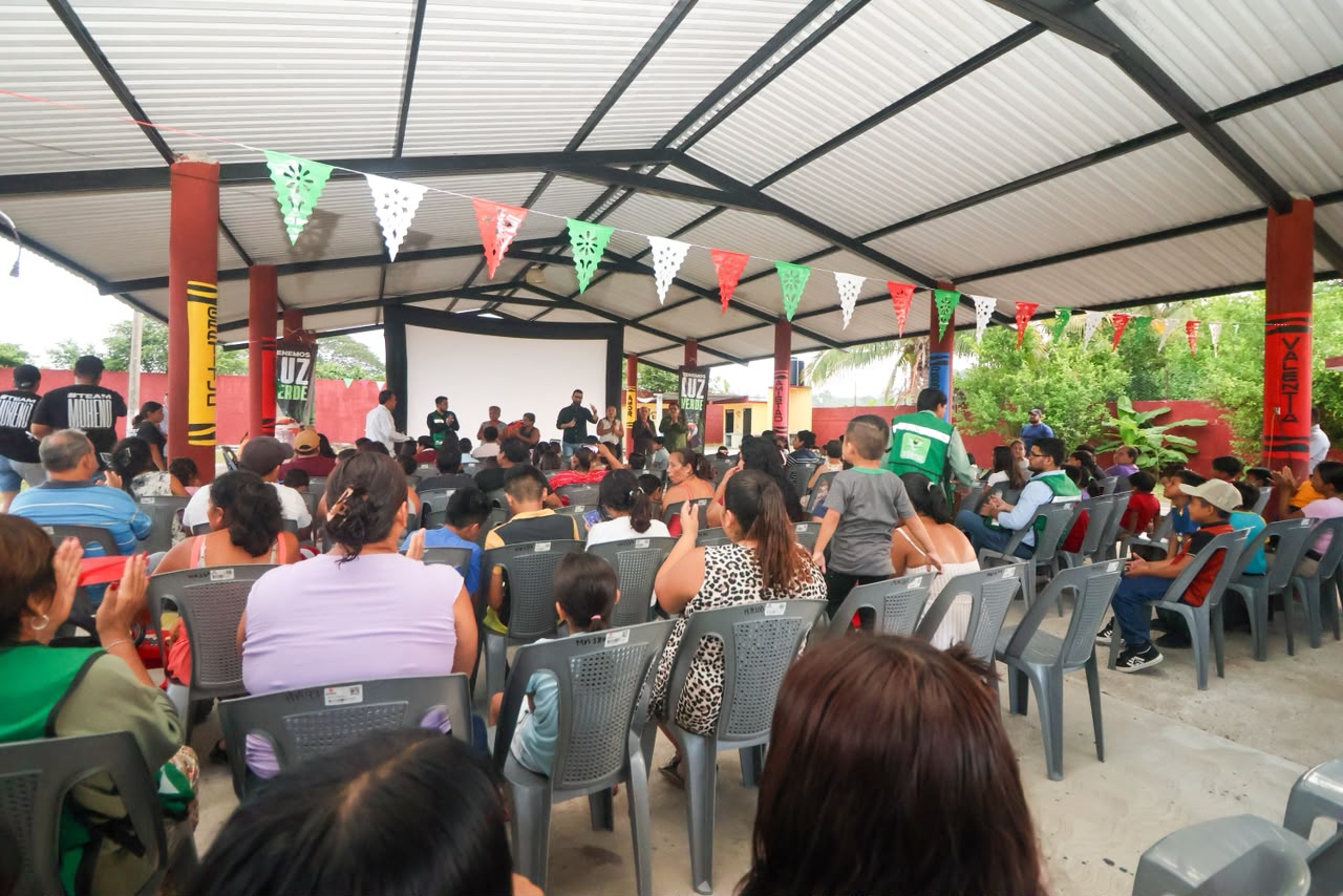 Acercan apoyos, salud y entretenimiento a familias de comunidades de Cárdenas