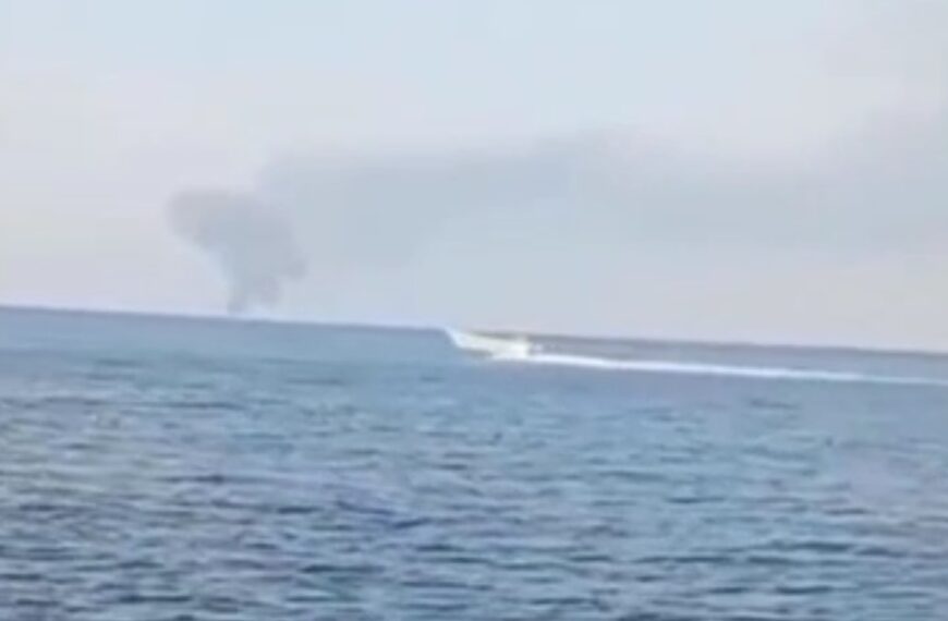 Irán reporta explosión e incendio de tres petroleros tras chocar con minas en Ormuz