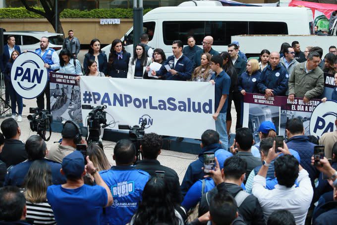 Trabajadores del IMSS confrontan al PAN y lo acusan de oportunista