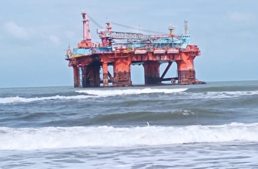 Plataforma petrolera abandonada en Sánchez Magallanes no representa peligro: Marina