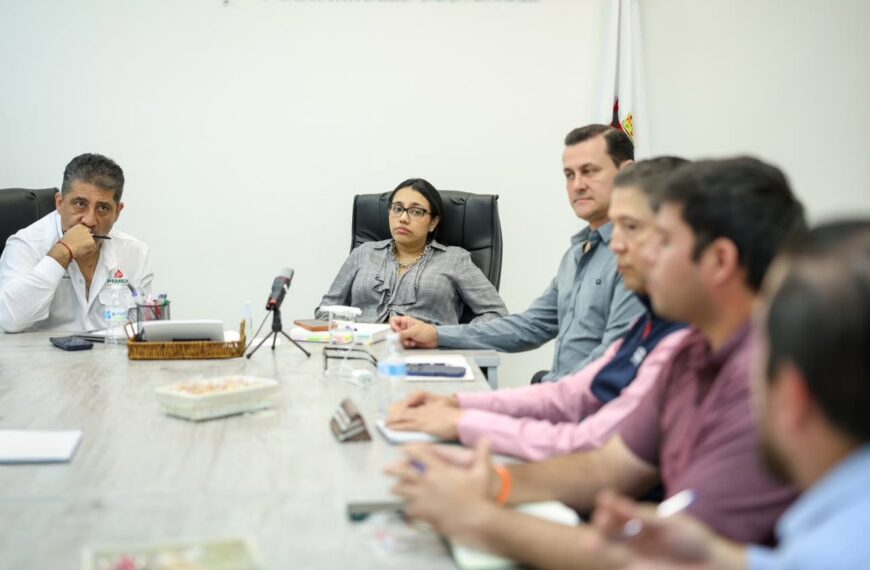 Semades y Pemex dan seguimiento a quejas por olores a gas y mecheros en Tabasco