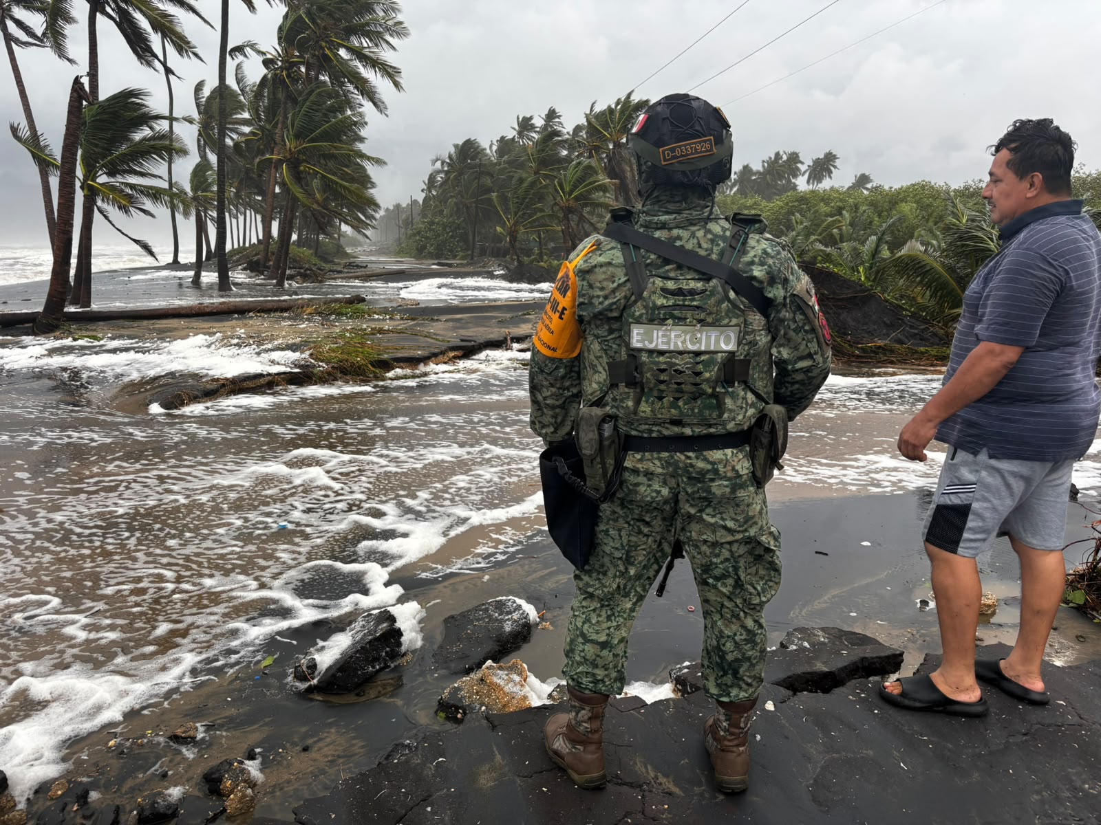 Activan Plan DN-III-E y refuerzan vigilancia por lluvias en zonas costeras y serranas de Tabasco
