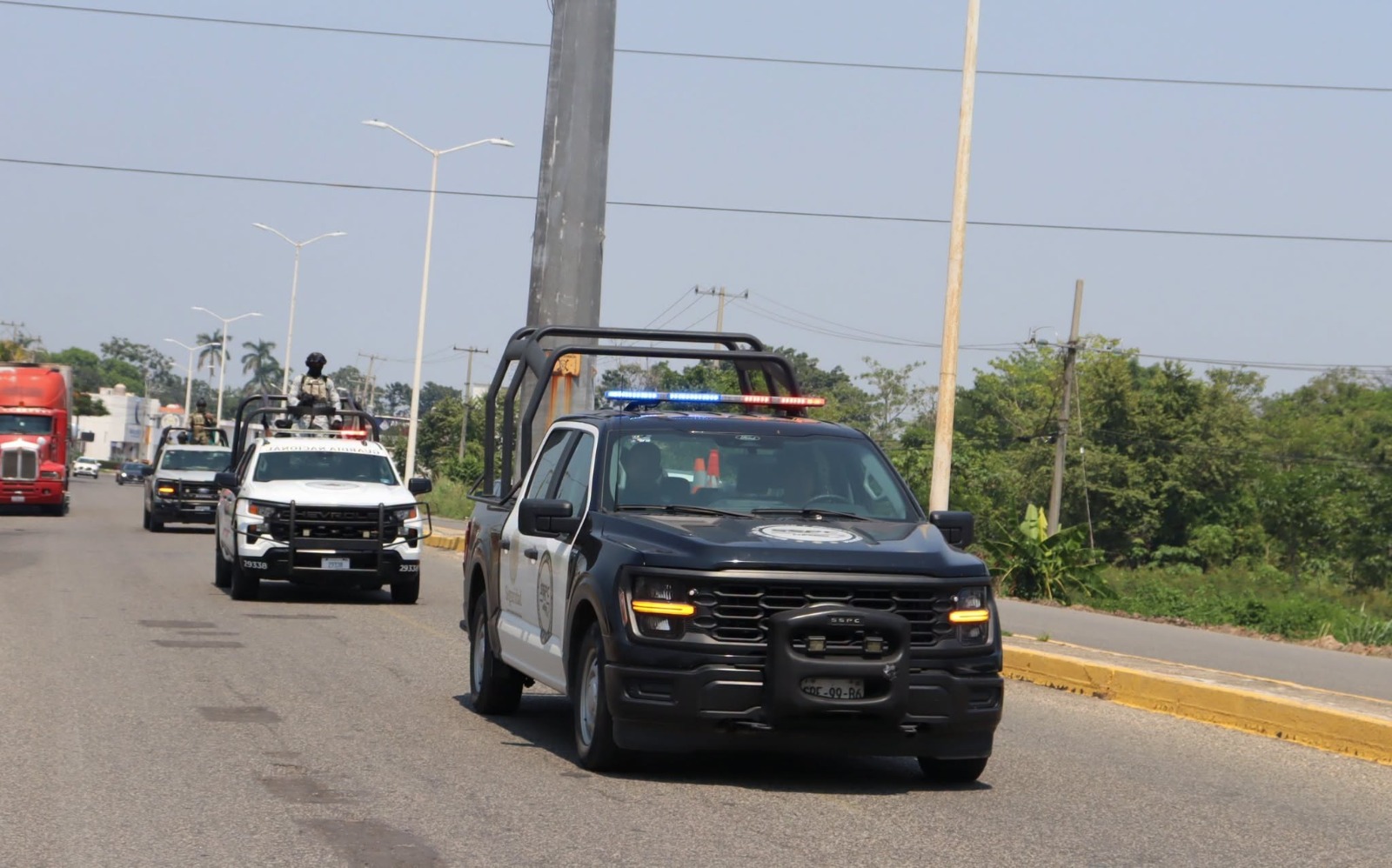 Detienen a 16 personas y aseguran 27 mil litros de hidrocarburo en Tabasco