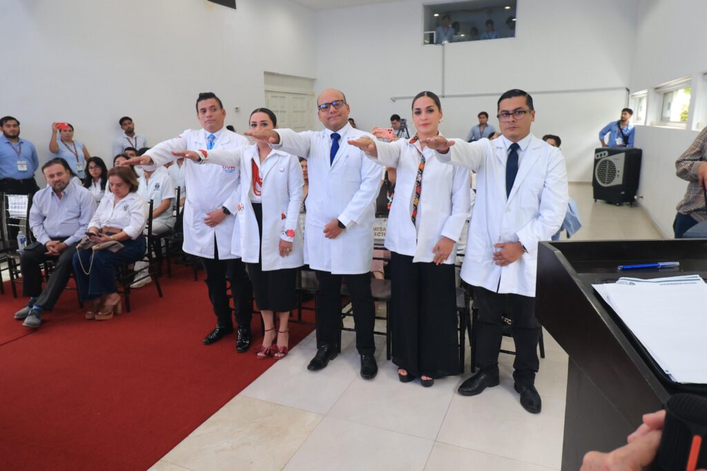 Instalan capítulo Tabasco de la Academia Nacional de Educación Médica