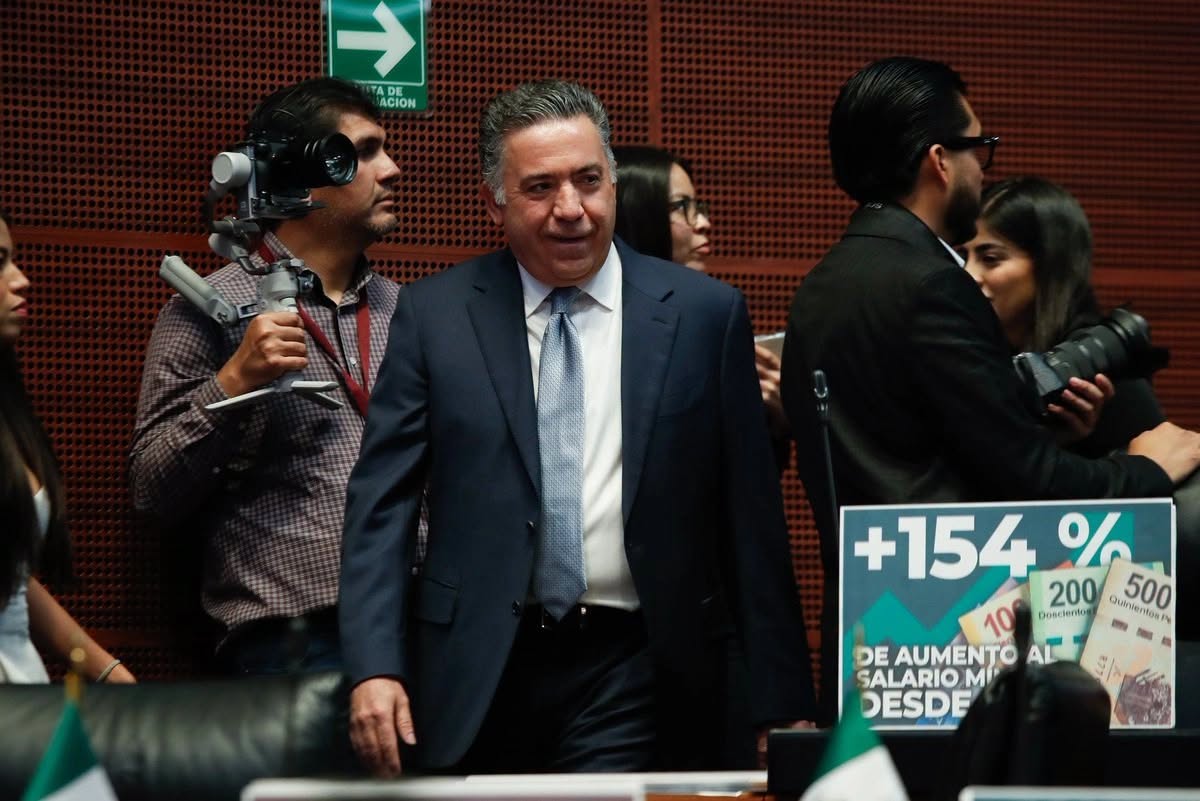 Morena retira a Enrique Inzunza presidencia de comisión en el Senado