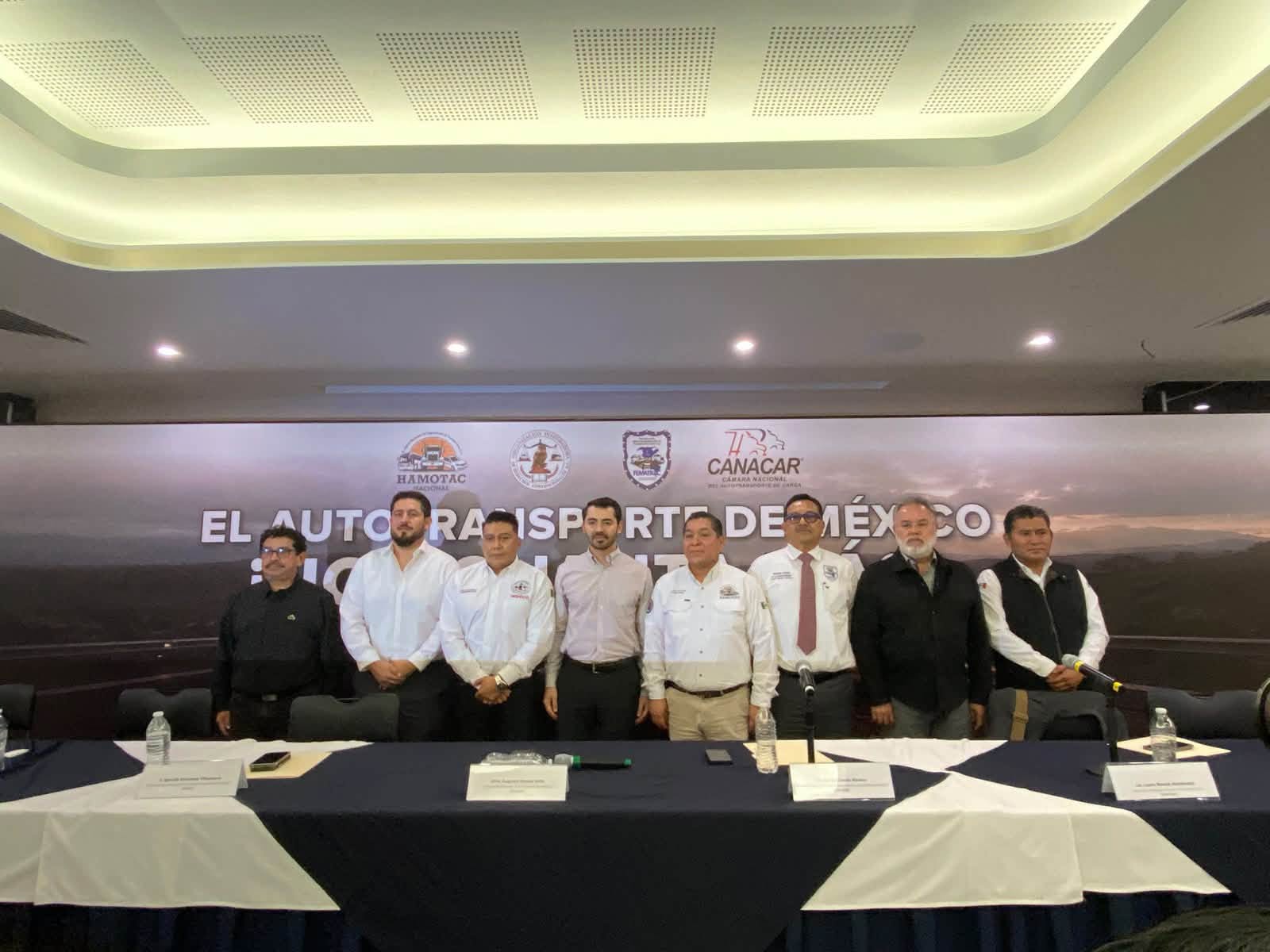 Transportistas se dividen ante paro nacional del 26 de octubre