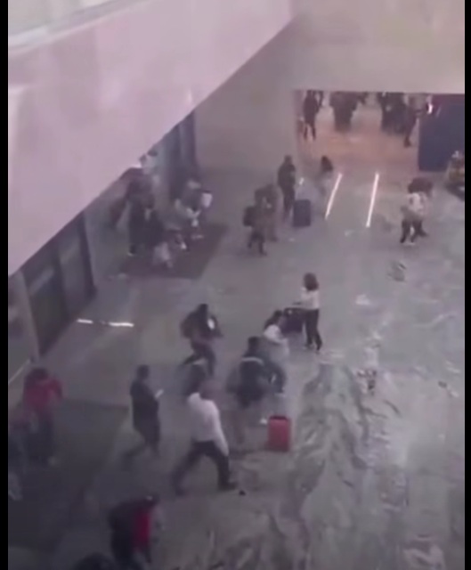 Incendio en el Aeropuerto Internacional de Guadalajara genera alarma en medio de bloqueos y violencia