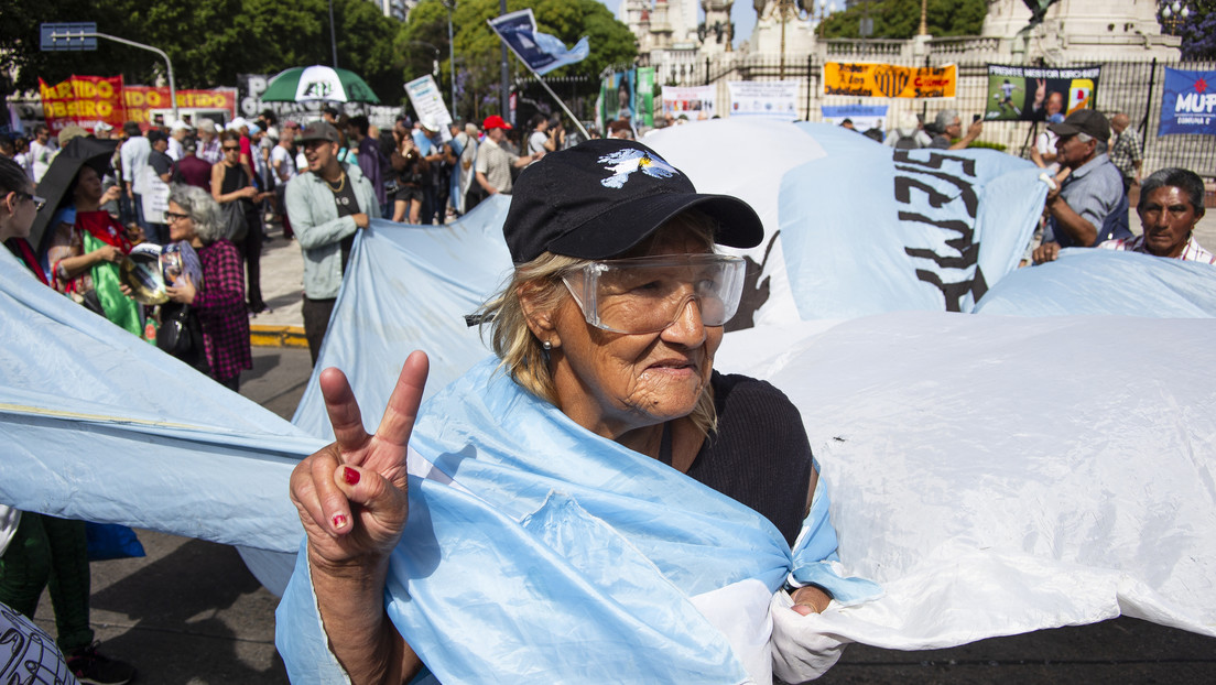 FMI pide a Argentina acelerar reforma tributaria y simplificar sistema fiscal