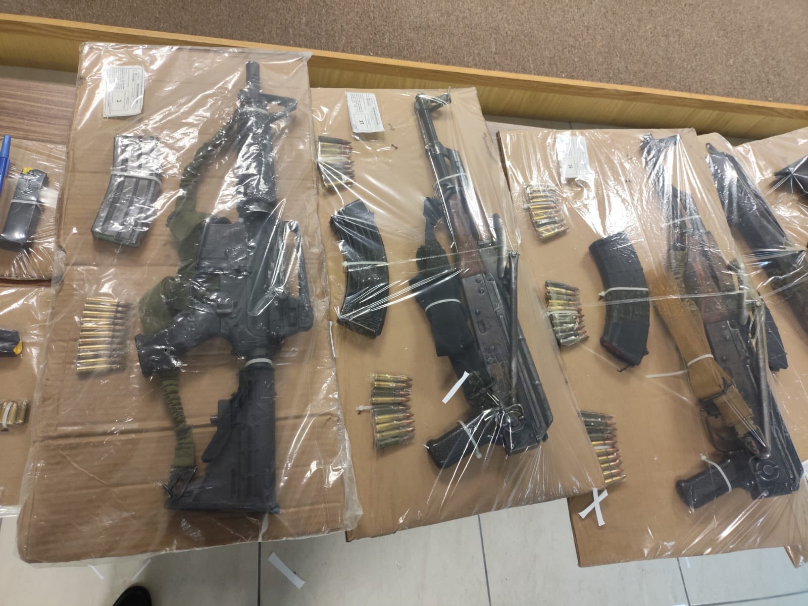 FGR logra vinculación a proceso contra dos hombres por portación de armas exclusivas del Ejército en Tabasco