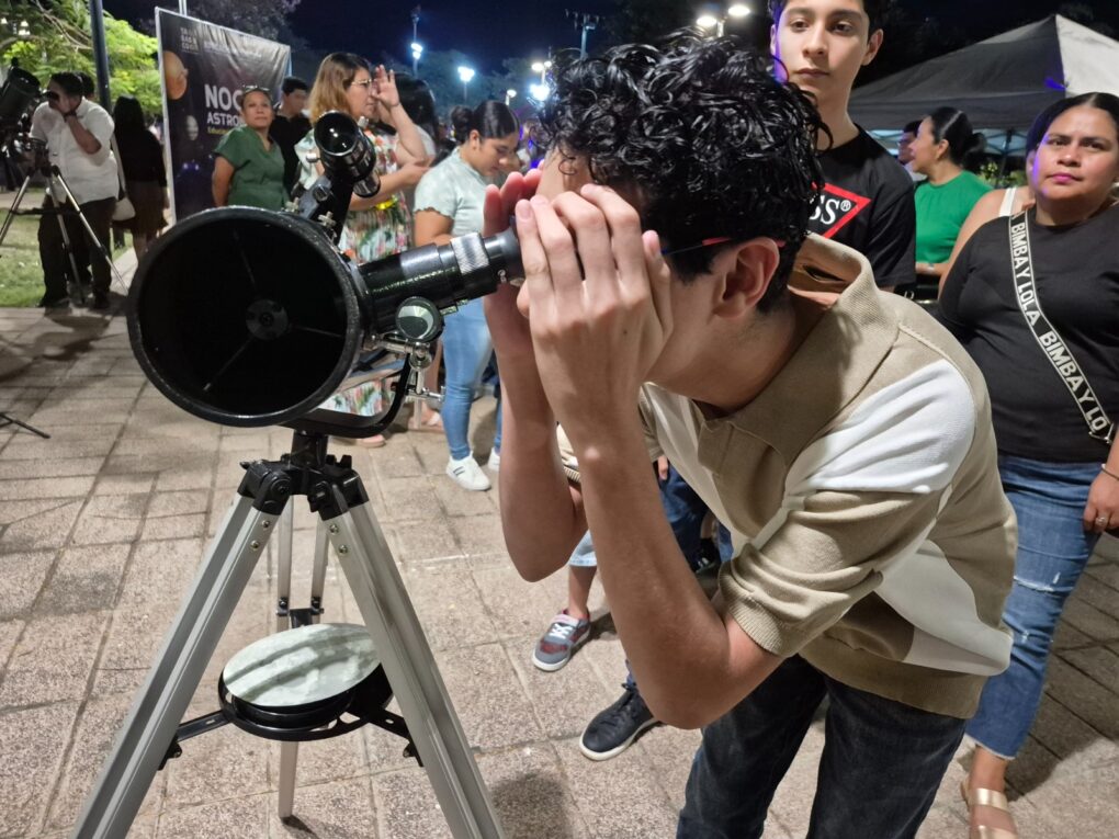 CCYTET lleva “Noches Astronómicas” a Teapa para fomentar la ciencia entre niñas, niños y jóvenes