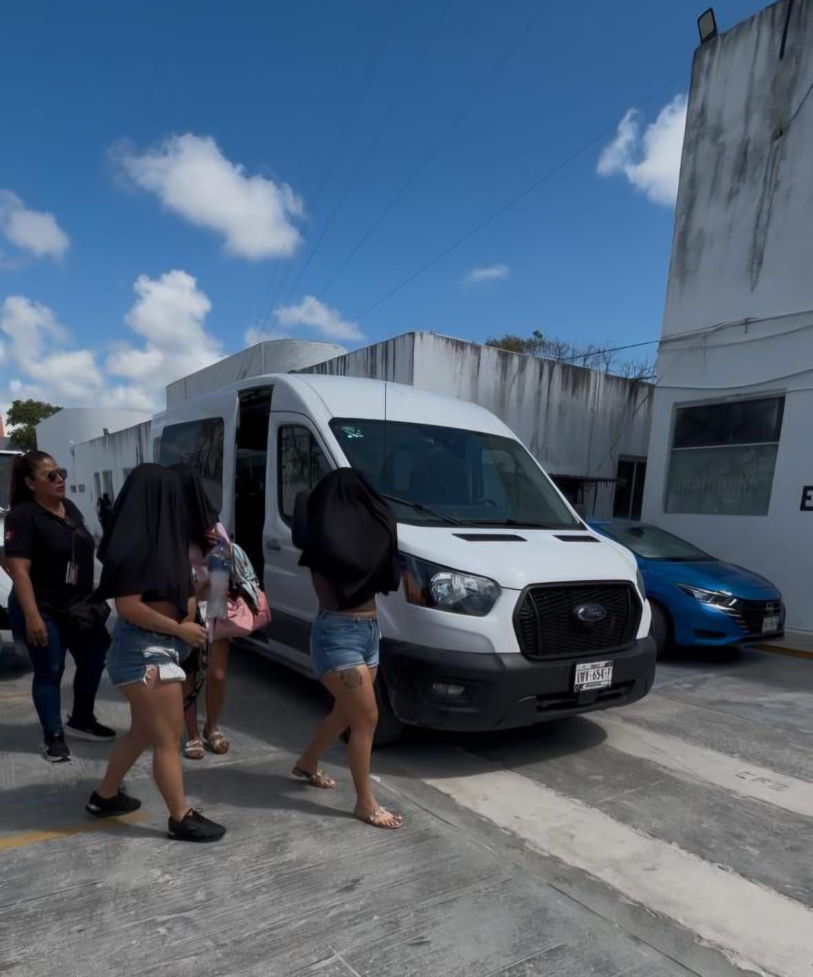 Rescatan a ocho mujeres víctimas de trata en Cancún; hay dos inmuebles asegurados
