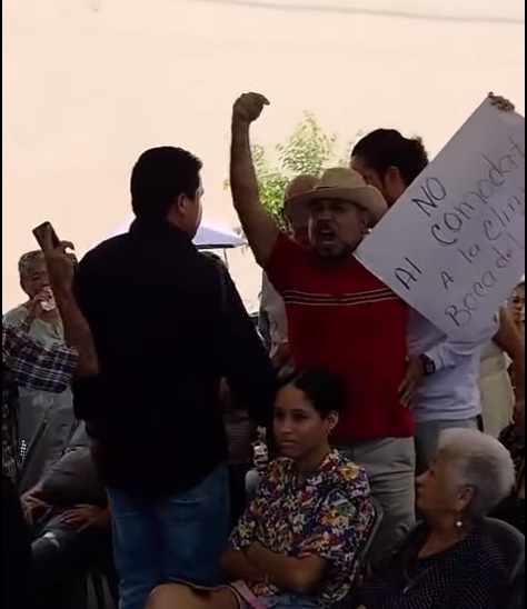 Denuncian agresión contra ciudadano durante protesta en evento de alcaldesa de Boca del Río Veracruz