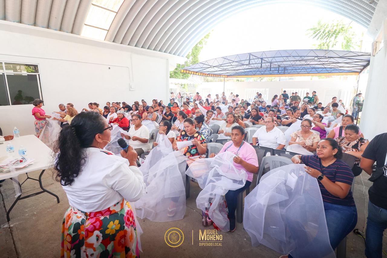 Inauguran taller de tira bordada tabasqueña para fortalecer tradiciones y economía familiar
