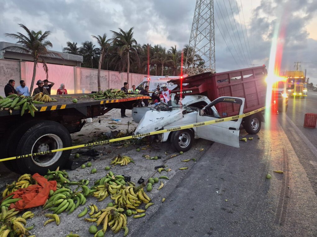 Tres lesionados tabasqueños tras fuerte accidente en la carretera Ciudad del Carmen–Isla Aguada