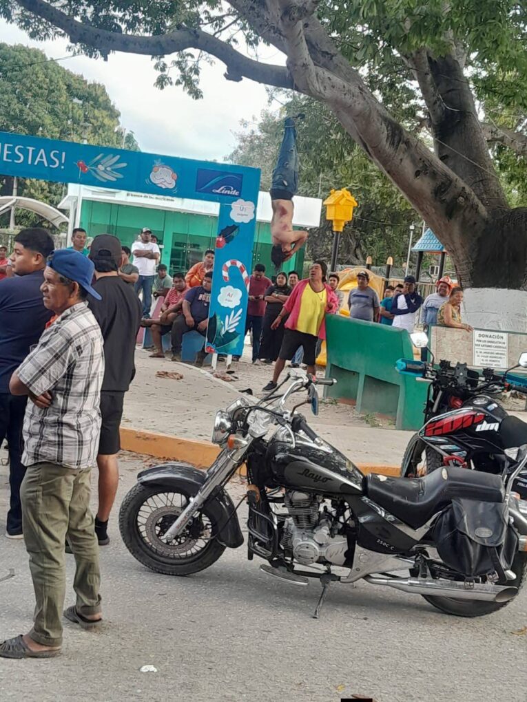 Tensión y violencia en San Antonio Cárdenas: pobladores retienen y cuelgan a presunto sicario tras fallido ataque armado