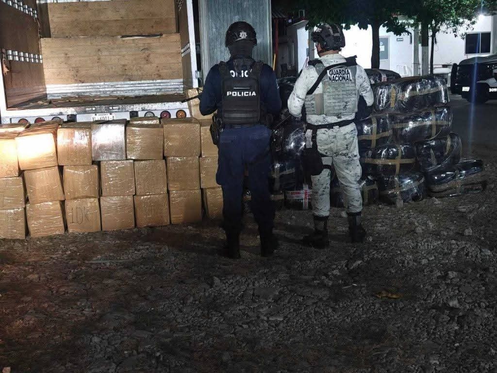 Guardia Nacional asegura más de 400 kilos de presunta marihuana en Centla