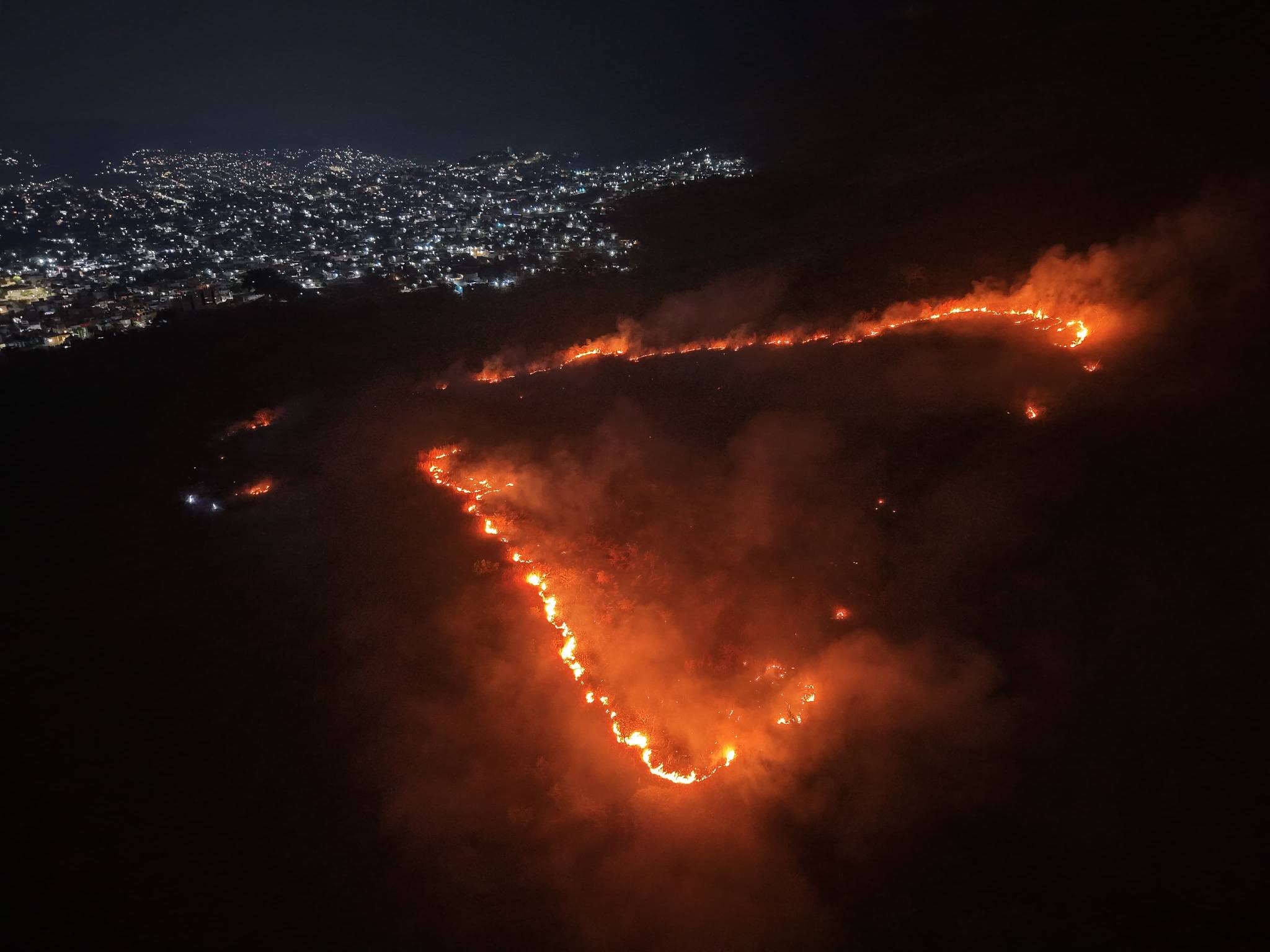 Incendio de pastizal afecta más de seis hectáreas cerca del Cañón del Sumidero en Chiapas