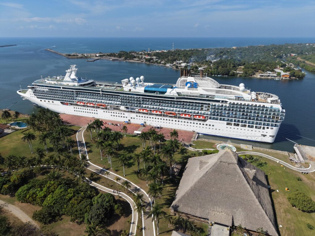 Puerto Chiapas fortalece su proyección internacional en feria mundial de cruceros