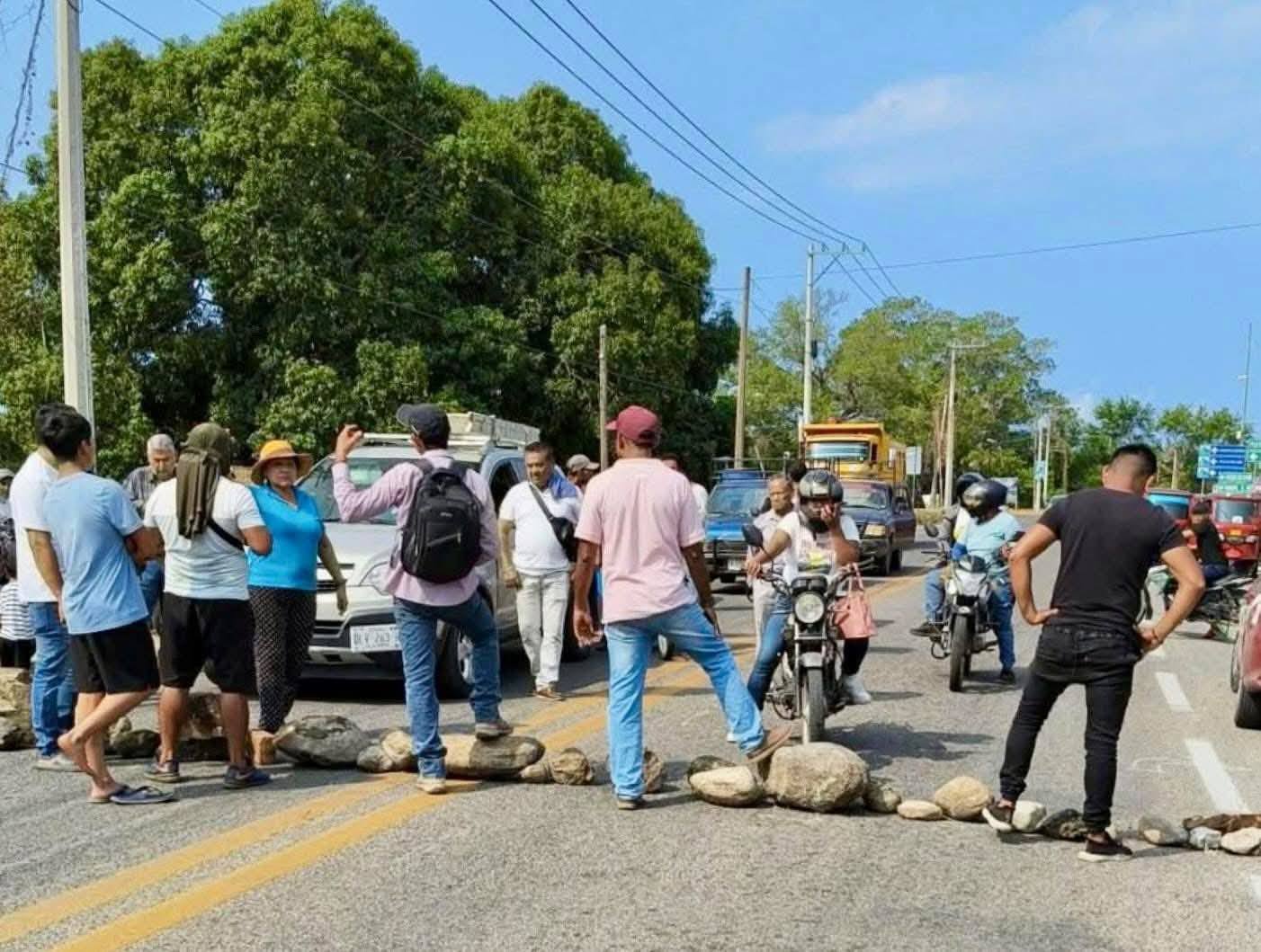 Protestas por apagones en Chiapas; habitantes bloquean vialidades ante falta de respuesta de la CFE