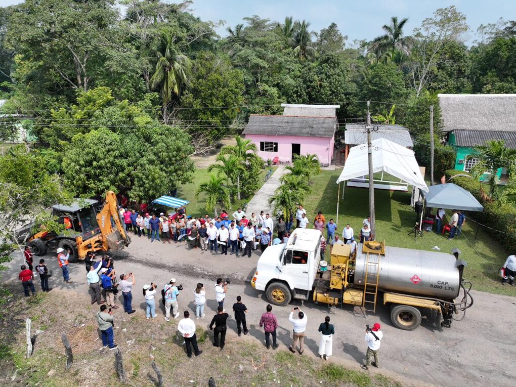 Inicia Javier May rehabilitación de camino Arroyo Hondo–El Manguito en Comalcalco
