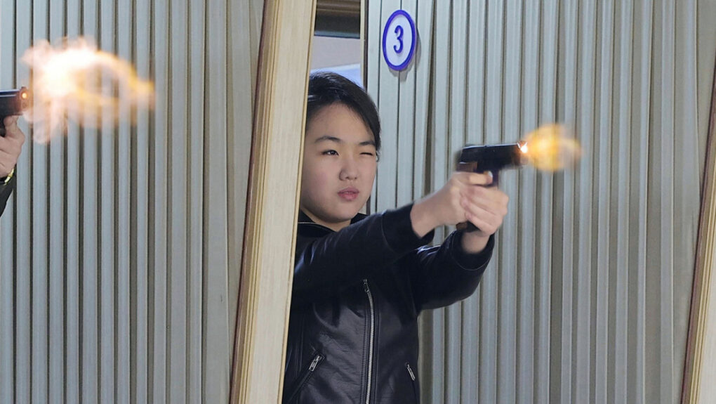 Kim Jong-un visita fábrica de defensa y supervisa producción de nuevas armas ligeras en Corea del Norte