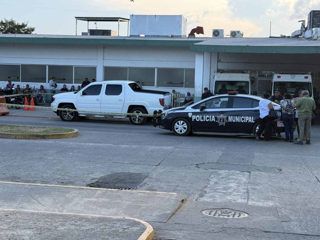 Hombre fallece al llegar al Hospital Regional de Cunduacán; investigan causas del deceso