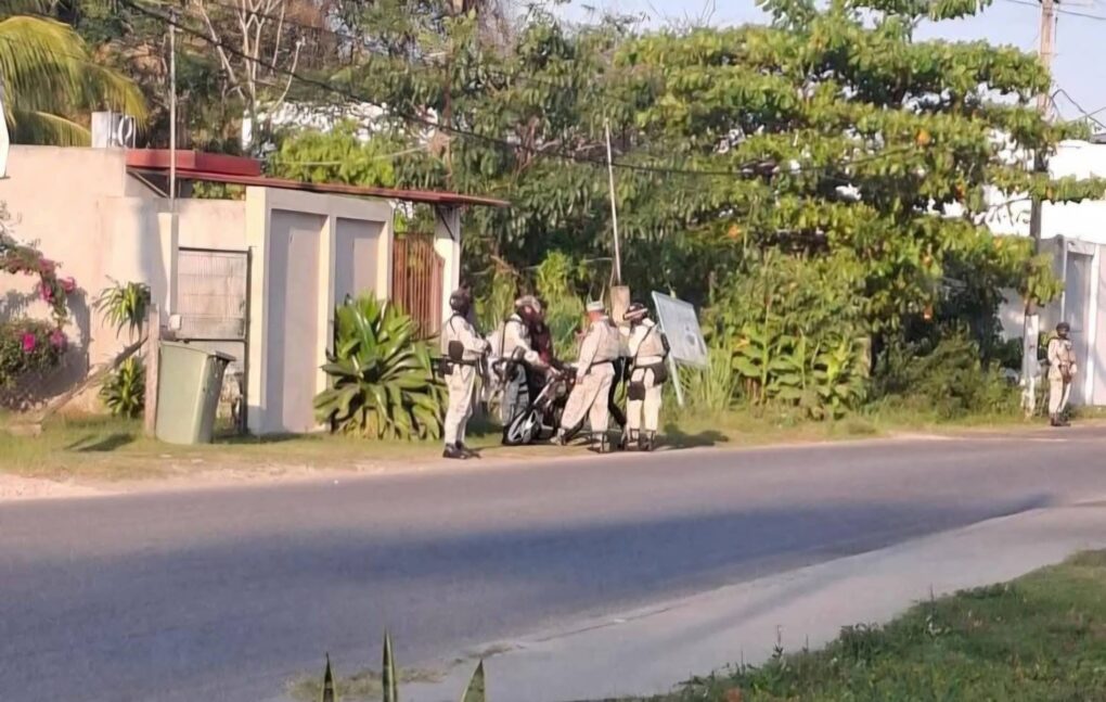 Obtiene FGR sentencia de más de ocho años de prisión contra cuatro personas por portación de armas exclusivas del Ejército en Tabasco