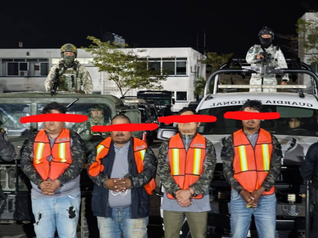 Golpe a la delincuencia en Parrilla: detienen a cuatro presuntos integrantes de grupo criminal con armas largas y equipo táctico