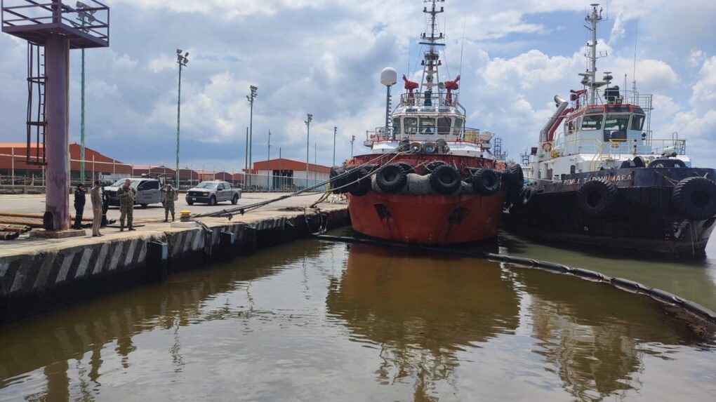 Gobierno de México despliega operativo interinstitucional por presencia de hidrocarburos en Dos Bocas