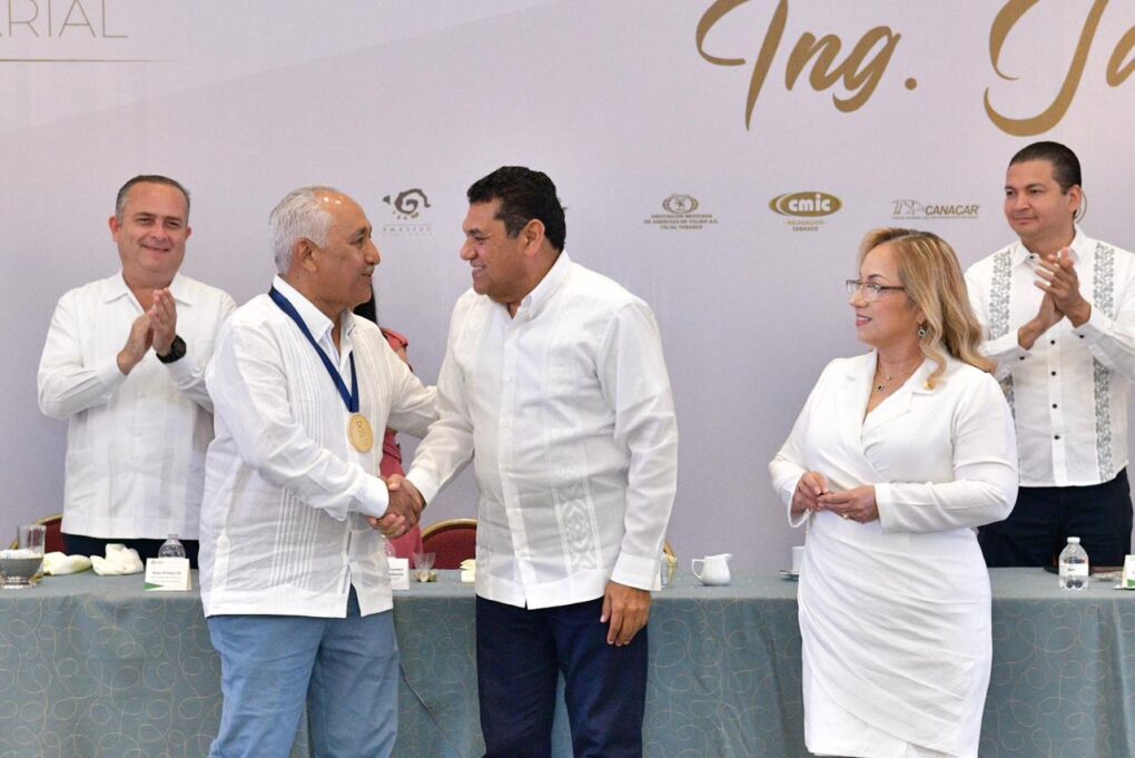 Gobierno de Tabasco impulsa visión empresarial con proyectos estratégicos; Javier May entrega Medalla al Mérito Empresarial 2025…