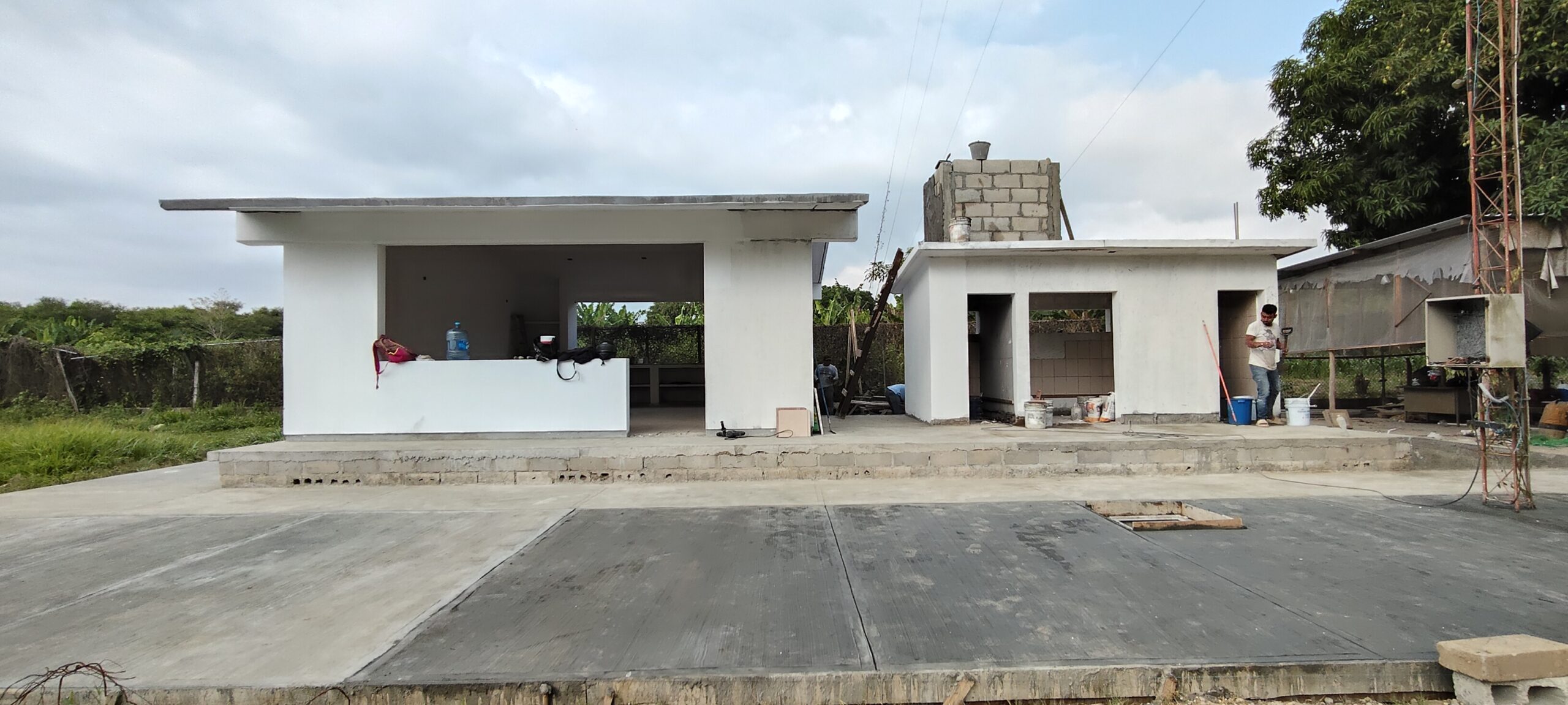 Después de tres ciclos escolares en una palapa, alumnos de primaria indígena estrenarán nueva aula en Jolochero, Centro