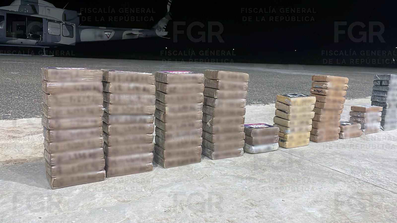 Aseguran avioneta con más de 500 paquetes de cocaína en Balancán