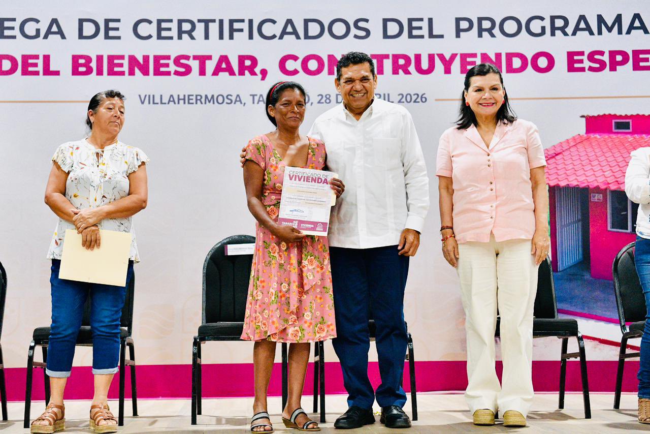 Javier May entrega 485 certificados de Viviendas del Bienestar a familias de Centro y Huimanguillo…