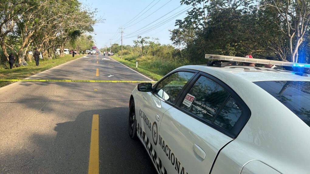 Dos personas mueren atropelladas en la carretera Coatzacoalcos–Cárdenas; moviliza a cuerpos de emergencia
