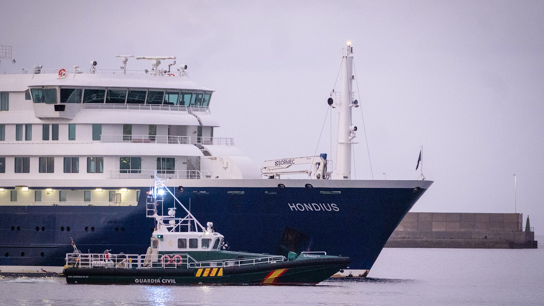 Evacúan en Tenerife a pasajeros del crucero MV Hondius tras brote de hantavirus