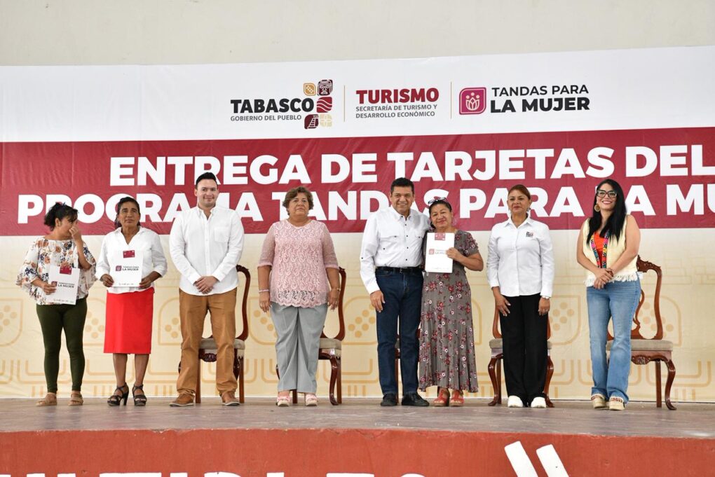Javier May regresa a Jonuta y entrega 600 Tandas para Mujer emprendedora…