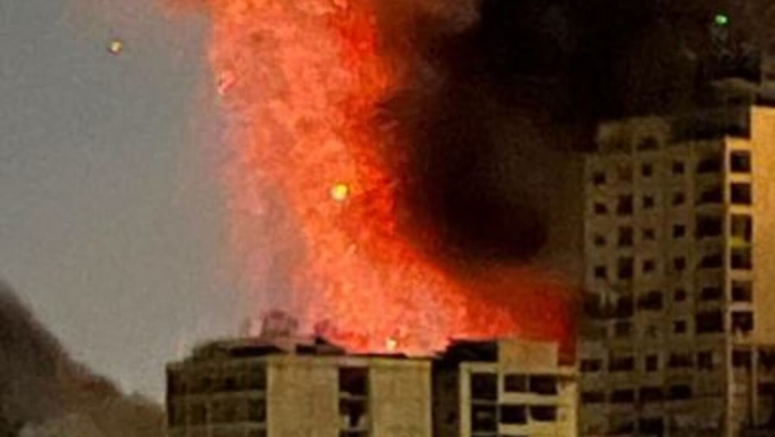 Intensos bombardeos israelíes sacuden la ciudad libanesa de Tiro