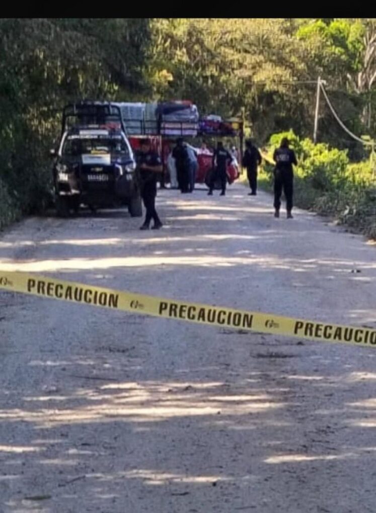 Atacan a balazos a vendedor de muebles en Macuspana; pierde la vida dentro de su camioneta