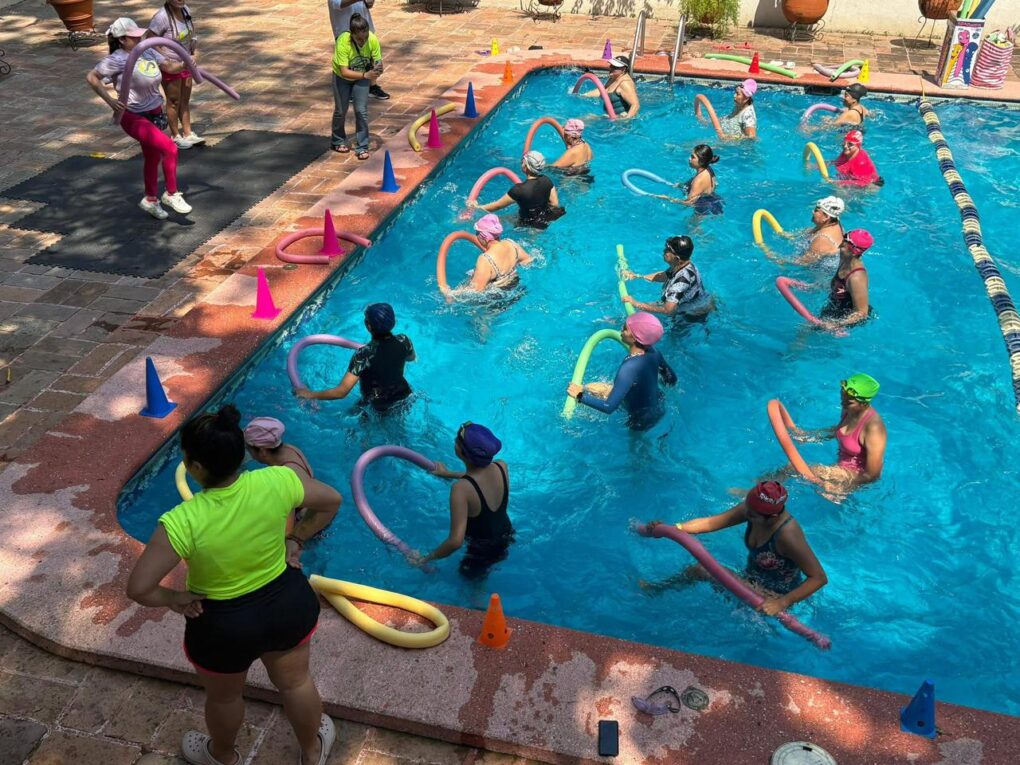 Con activación acuática conmemoran el Día Internacional de la Mujer en la Quinta Grijalva
