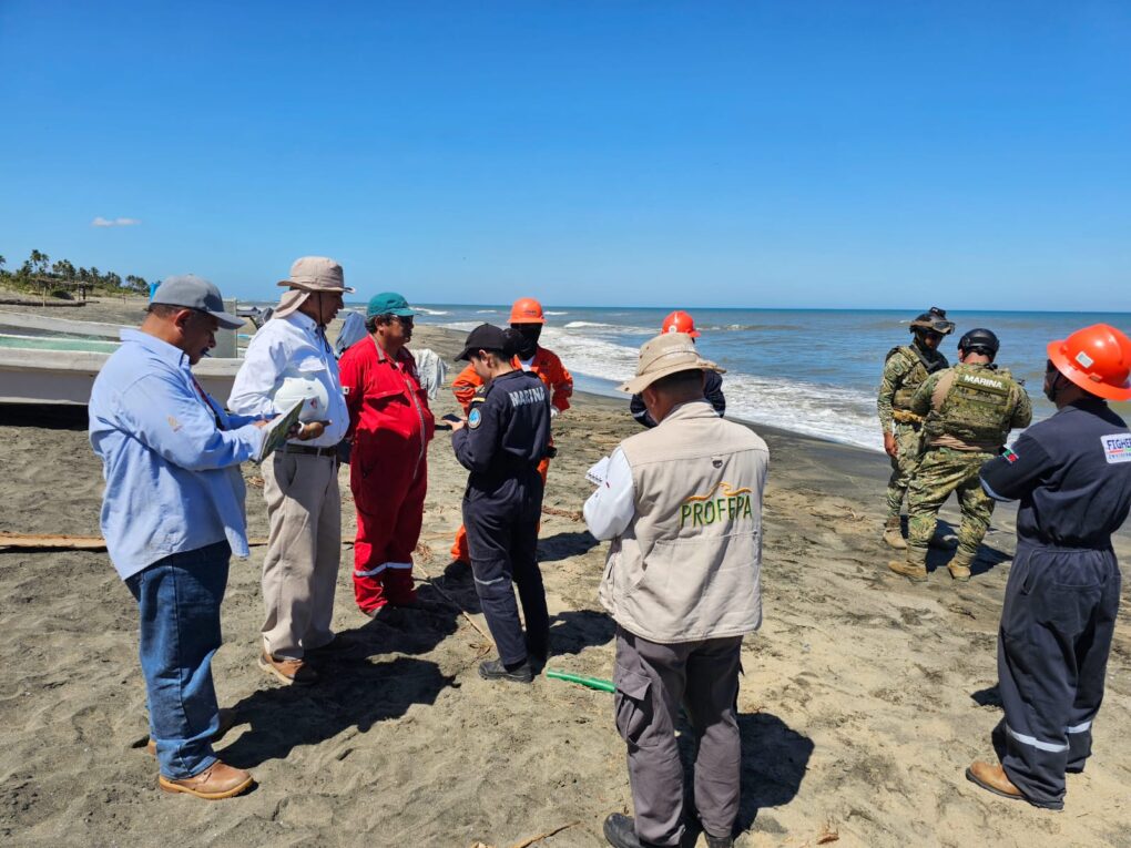 SEMADES, Pemex, Marina y Profepa supervisan limpieza de costas tabasqueñas por residuos de hidrocarburos