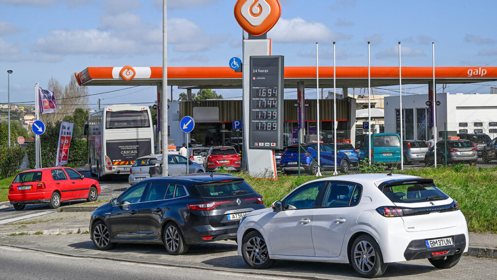 Petróleo supera los 100 dólares por primera vez desde 2022 ante crisis en Oriente Medio