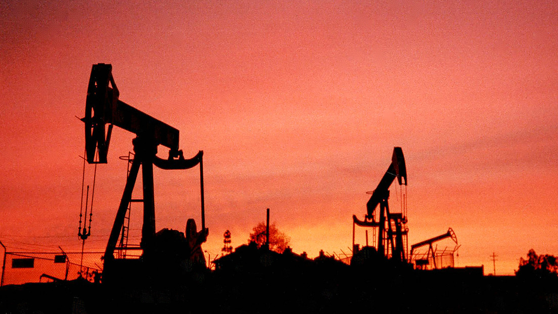Producción de petróleo de la OPEP cae a su nivel más bajo en 36 años por conflicto con Irán