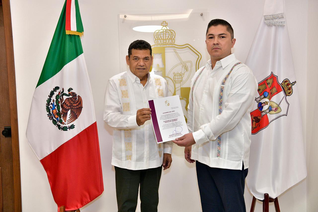 Javier May nombra a Alejandro Leal López nuevo titular de SSPC-Tabasco y Omar Castañeda Ríos, Comisionado de Policía Estatal…