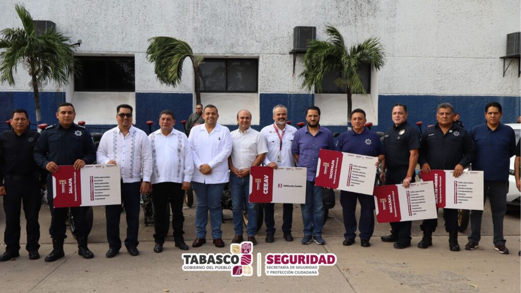 Secretaría de Seguridad y Protección Ciudadana entrega equipamiento a corporaciones municipales y Comisión de Atención a Víctimas